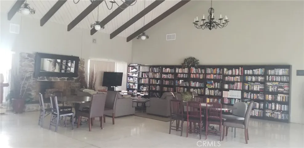 8811 Canoga Avenue 517, Canoga Park, California 91304