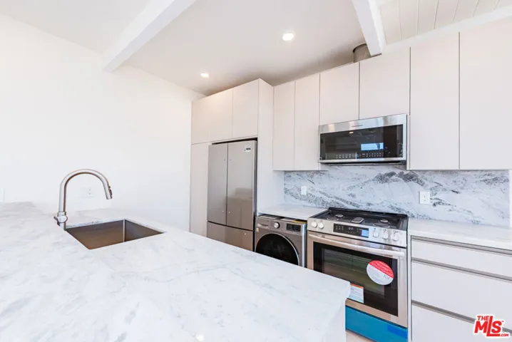 7273 Birdview Avenue, Malibu, California 90265