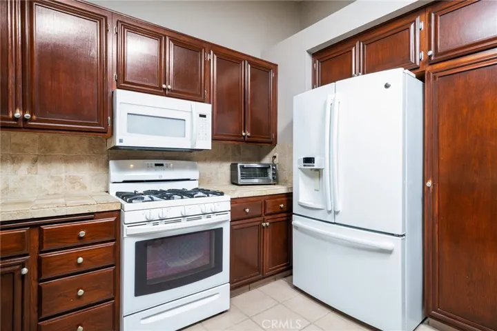 135 Bold Venture, Perris, California 92571