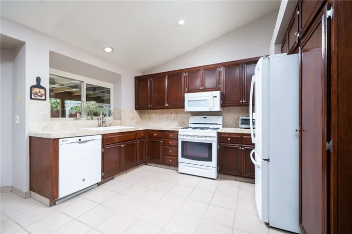 135 Bold Venture, Perris, California 92571