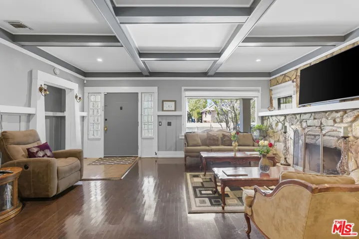 2114 W 28th Street, Los Angeles, California 90018