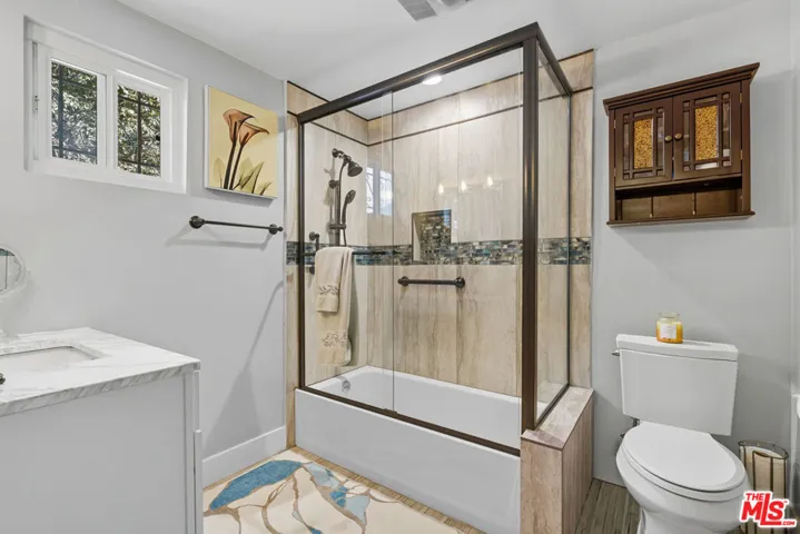 2114 W 28th Street, Los Angeles, California 90018