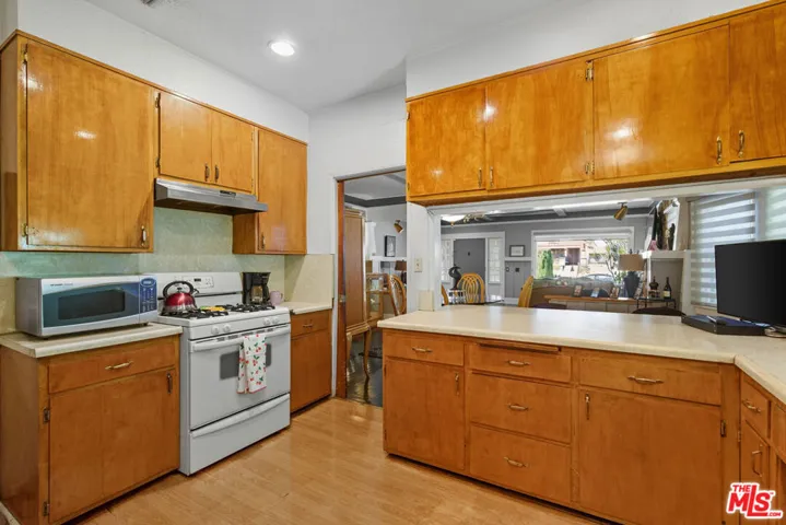 2114 W 28th Street, Los Angeles, California 90018
