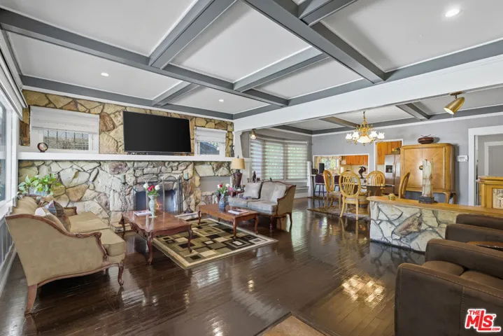 2114 W 28th Street, Los Angeles, California 90018
