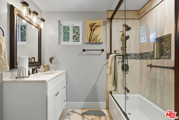 2114 W 28th Street, Los Angeles, California 90018