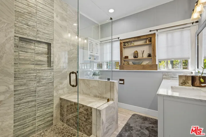 2114 W 28th Street, Los Angeles, California 90018