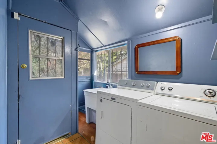 2114 W 28th Street, Los Angeles, California 90018