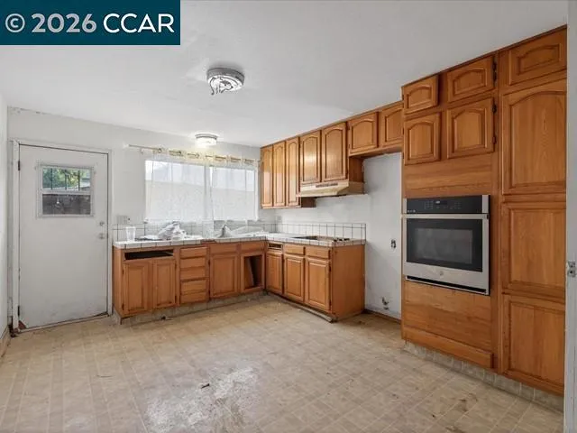 4810 Fairfax, Oakland, California 94601
