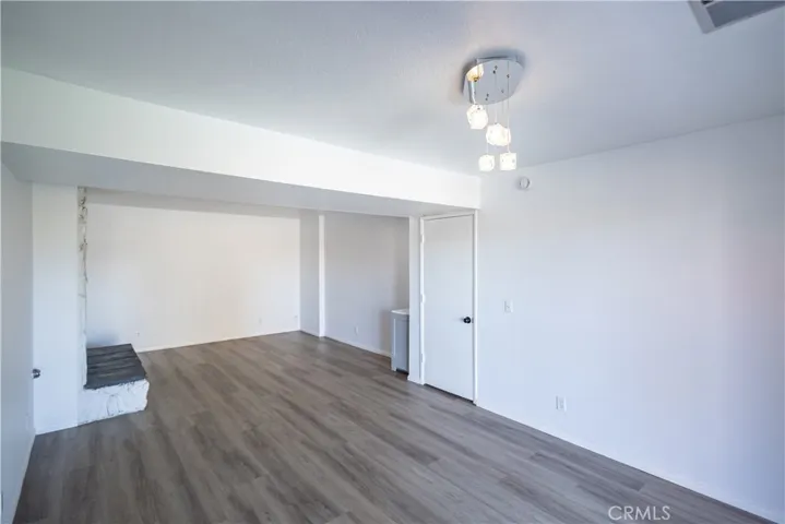 15682 Kingswood, Victorville, California 92395