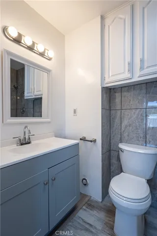 15682 Kingswood, Victorville, California 92395