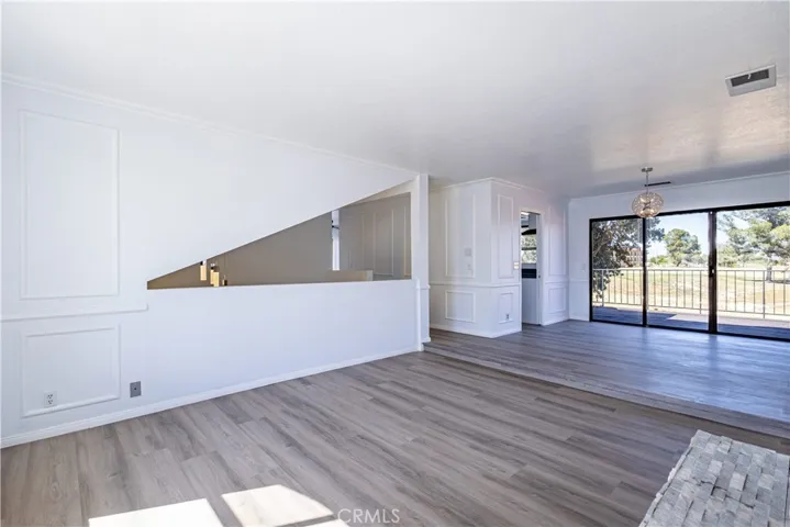 15682 Kingswood, Victorville, California 92395