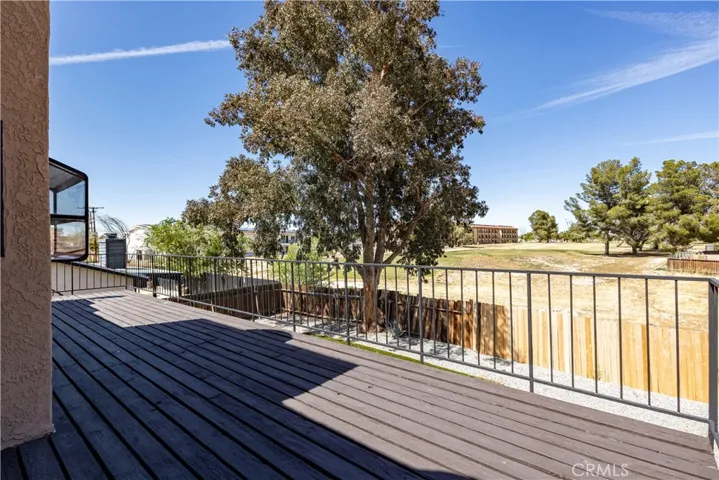 15682 Kingswood, Victorville, California 92395