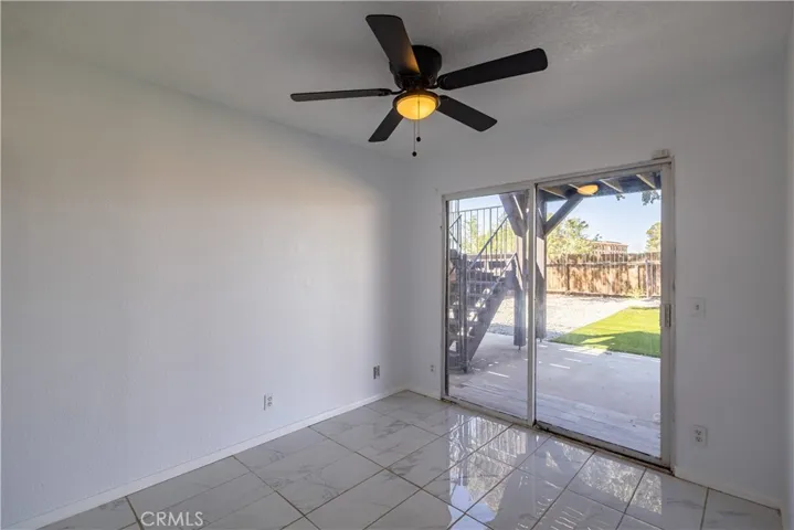 15682 Kingswood, Victorville, California 92395