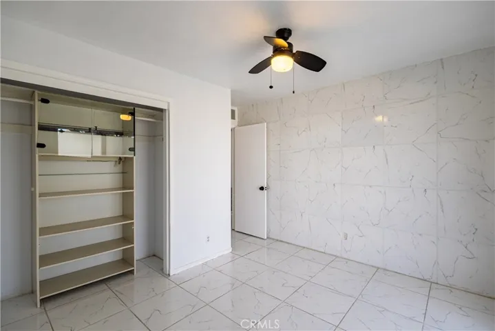 15682 Kingswood, Victorville, California 92395