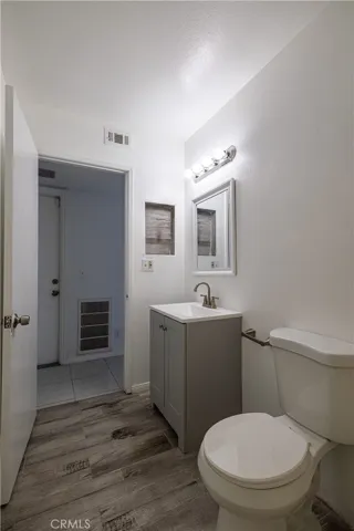15682 Kingswood, Victorville, California 92395