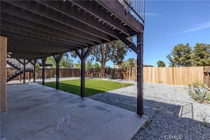 15682 Kingswood, Victorville, California 92395