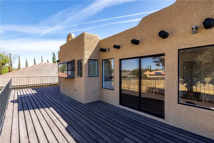 15682 Kingswood, Victorville, California 92395