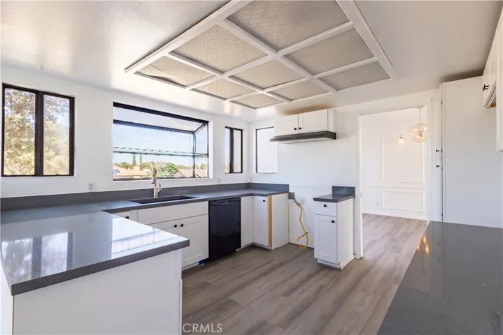 15682 Kingswood, Victorville, California 92395