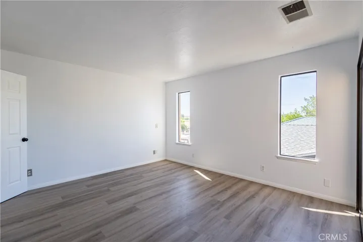 15682 Kingswood, Victorville, California 92395