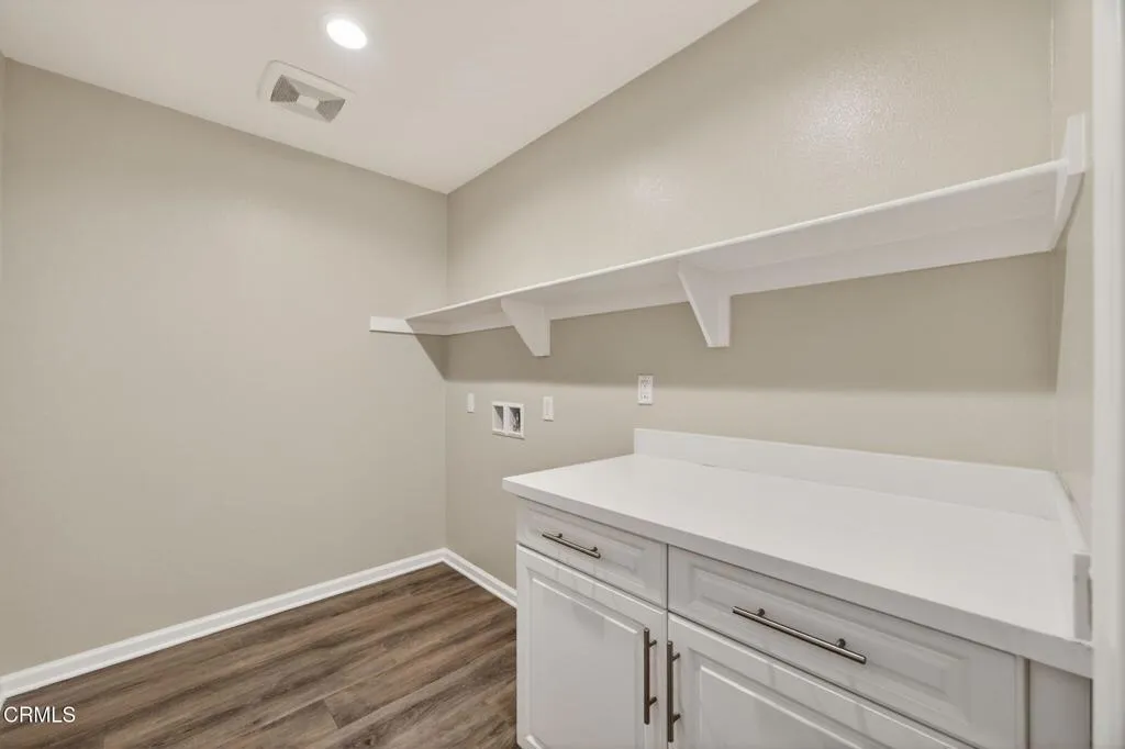 10-web-or-mls-Upmarket Media-1952Vic022