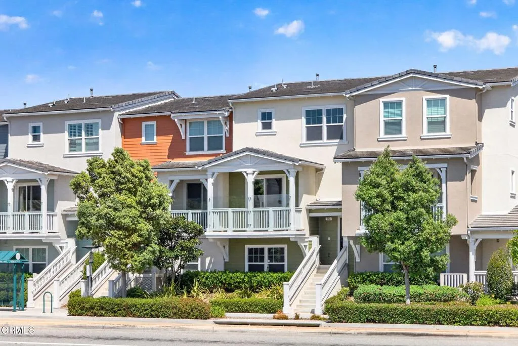 1-web-or-mls-UpmarketMedia-1952Vict-001