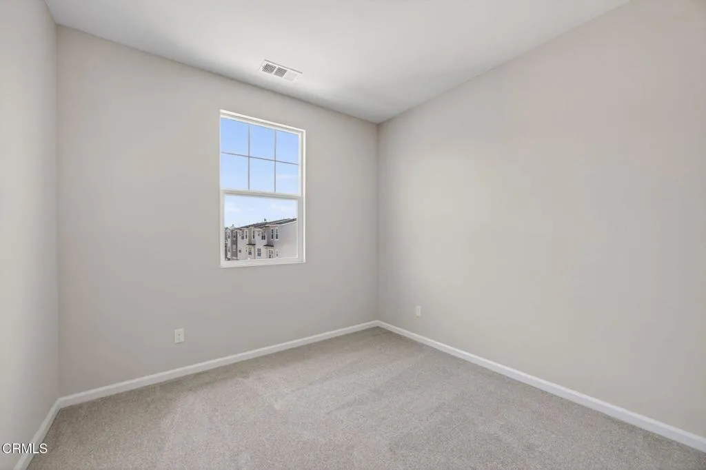 35-web-or-mls-Upmarket Media-1952Vic113