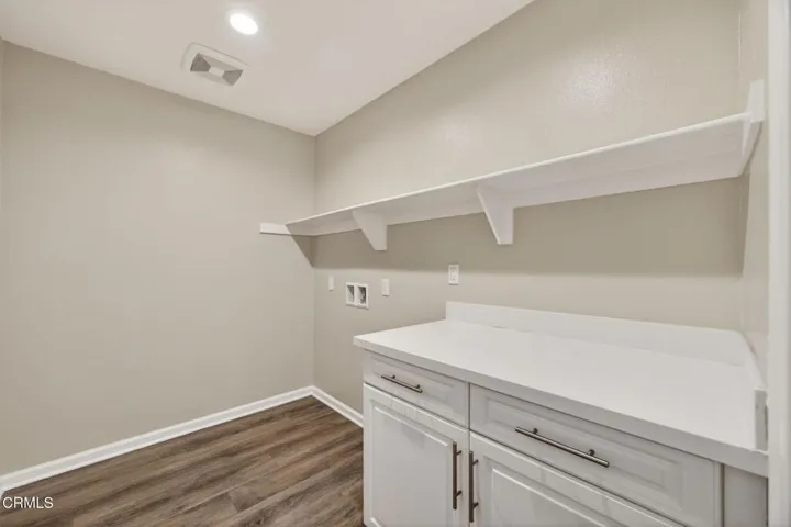 10-web-or-mls-Upmarket Media-1952Vic022