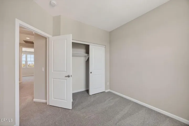 33-web-or-mls-Upmarket Media-1952Vic111