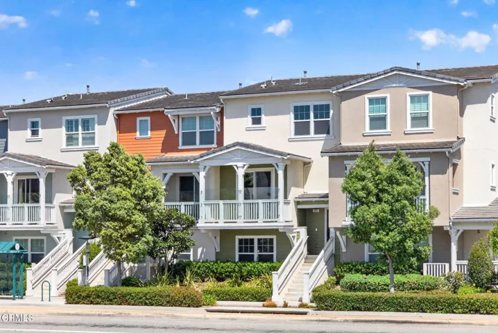 1-web-or-mls-UpmarketMedia-1952Vict-001