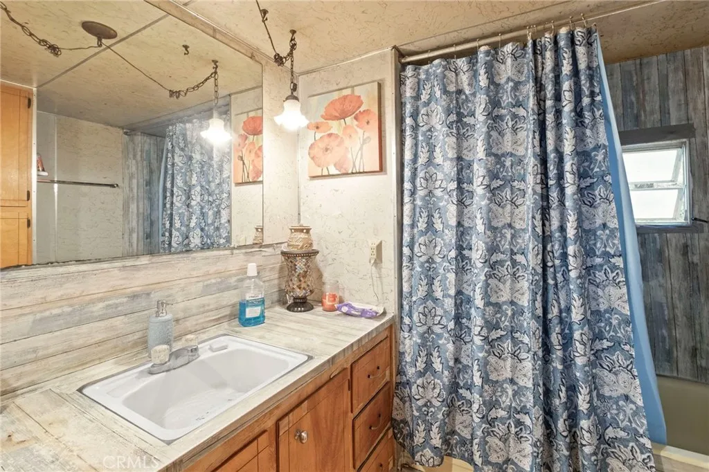42185 Oak Canyon, Hemet -​​‌​​​​‌​​‌‌​​‌​​​‌‌​​​‌​​‌‌​​‌‌​​‌‌​​​​ Bathroom