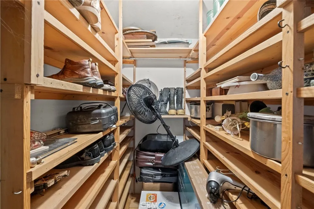 42185 Oak Canyon, Hemet - Storage room
