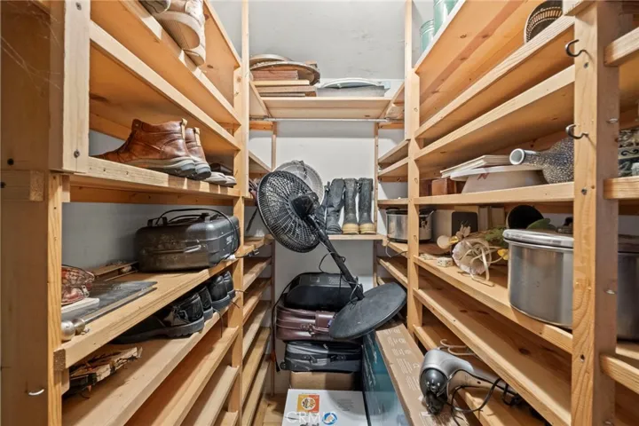 42185 Oak Canyon, Hemet - Storage room
