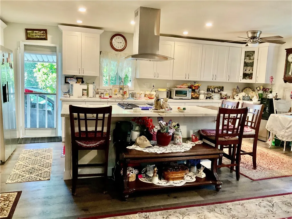 Breakfast bar kitchen