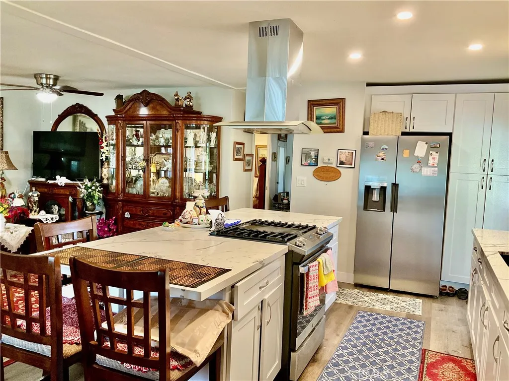 Breakfast bar