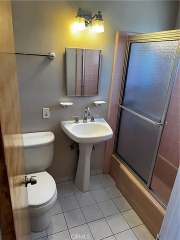 Main Bedroom Bath