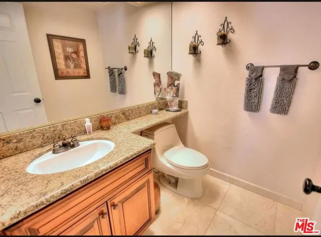 Half Bathroom 4