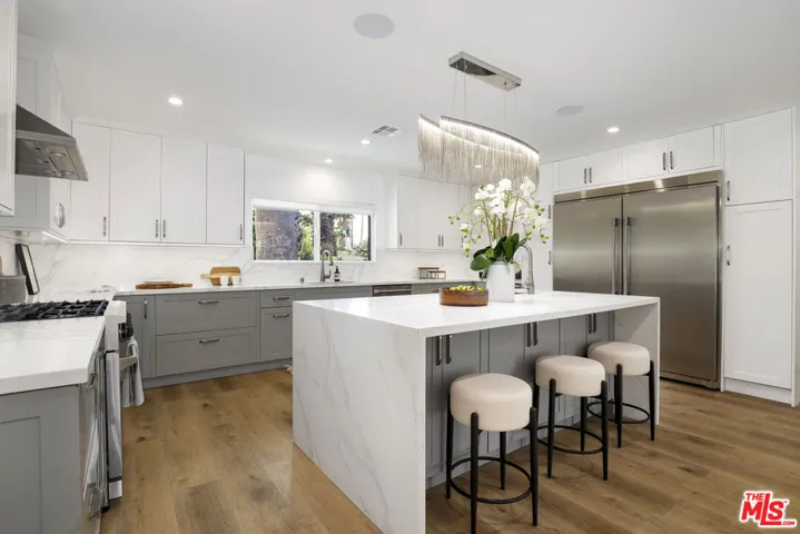 5900 Nita Avenue, Woodland Hills, California 91367