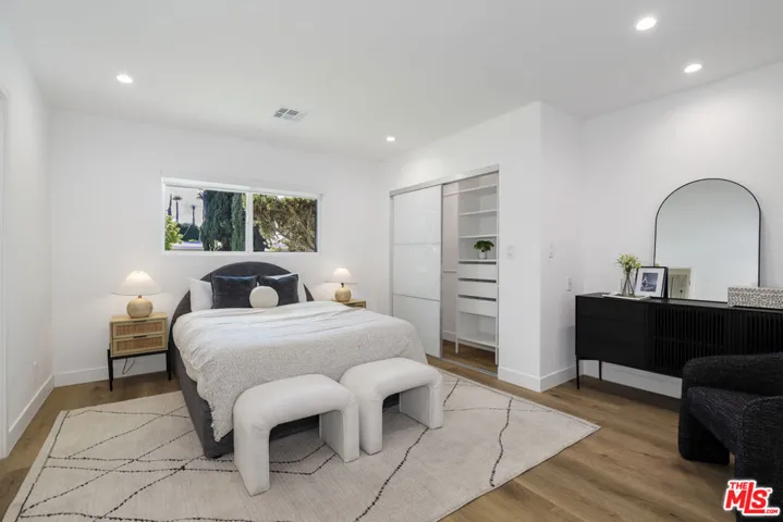 5900 Nita Avenue, Woodland Hills, California 91367