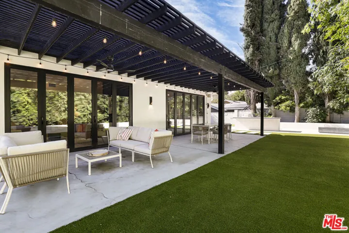 5900 Nita Avenue, Woodland Hills, California 91367