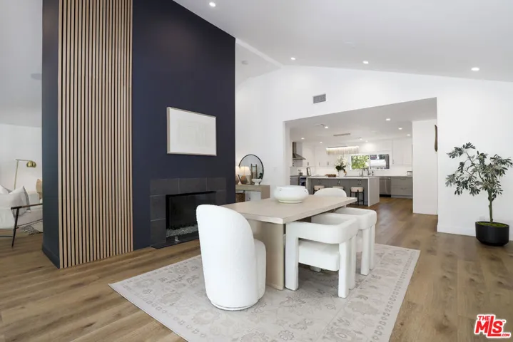 5900 Nita Avenue, Woodland Hills, California 91367