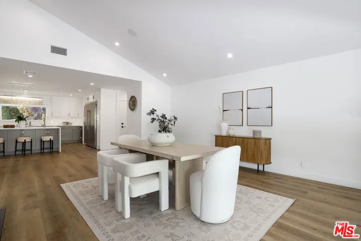 5900 Nita Avenue, Woodland Hills, California 91367