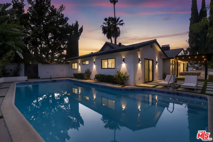 5900 Nita Avenue, Woodland Hills, California 91367