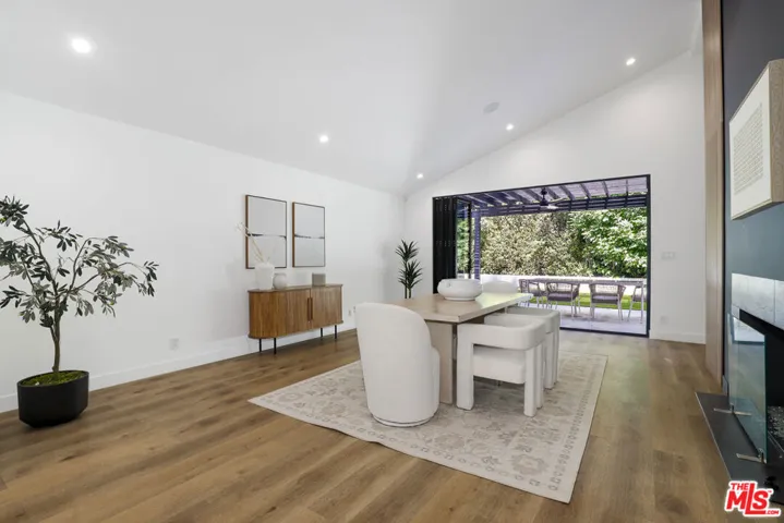 5900 Nita Avenue, Woodland Hills, California 91367