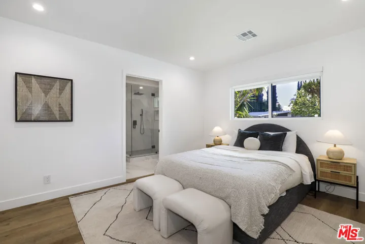 5900 Nita Avenue, Woodland Hills, California 91367