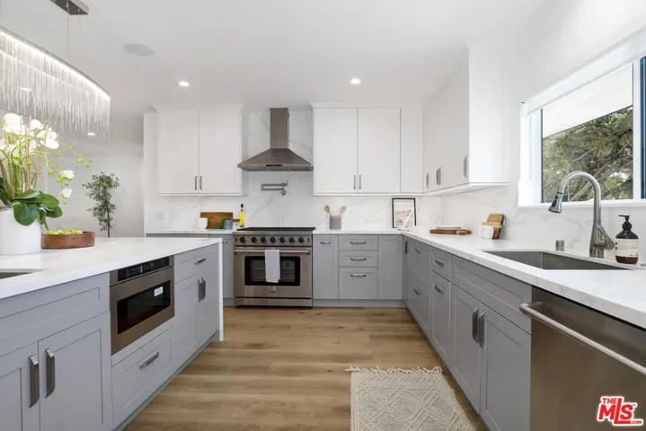 5900 Nita Avenue, Woodland Hills, California 91367