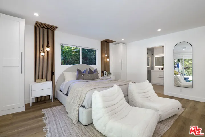 5900 Nita Avenue, Woodland Hills, California 91367