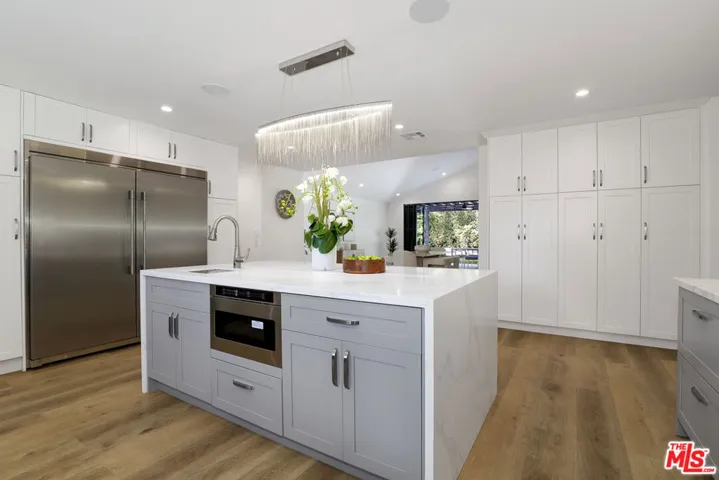 5900 Nita Avenue, Woodland Hills, California 91367