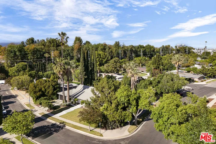 5900 Nita Avenue, Woodland Hills, California 91367