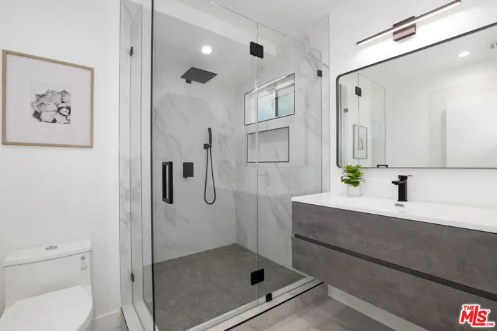 5900 Nita Avenue, Woodland Hills, California 91367