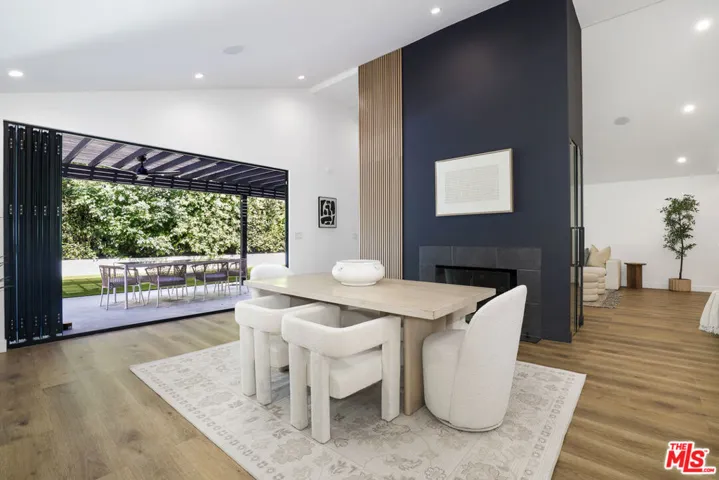 5900 Nita Avenue, Woodland Hills, California 91367